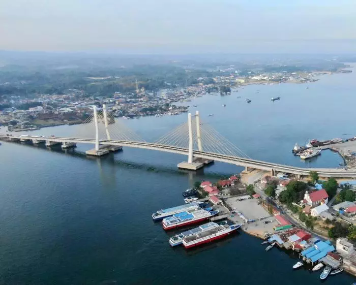 2013202020 Jembatan Teluk Kendari